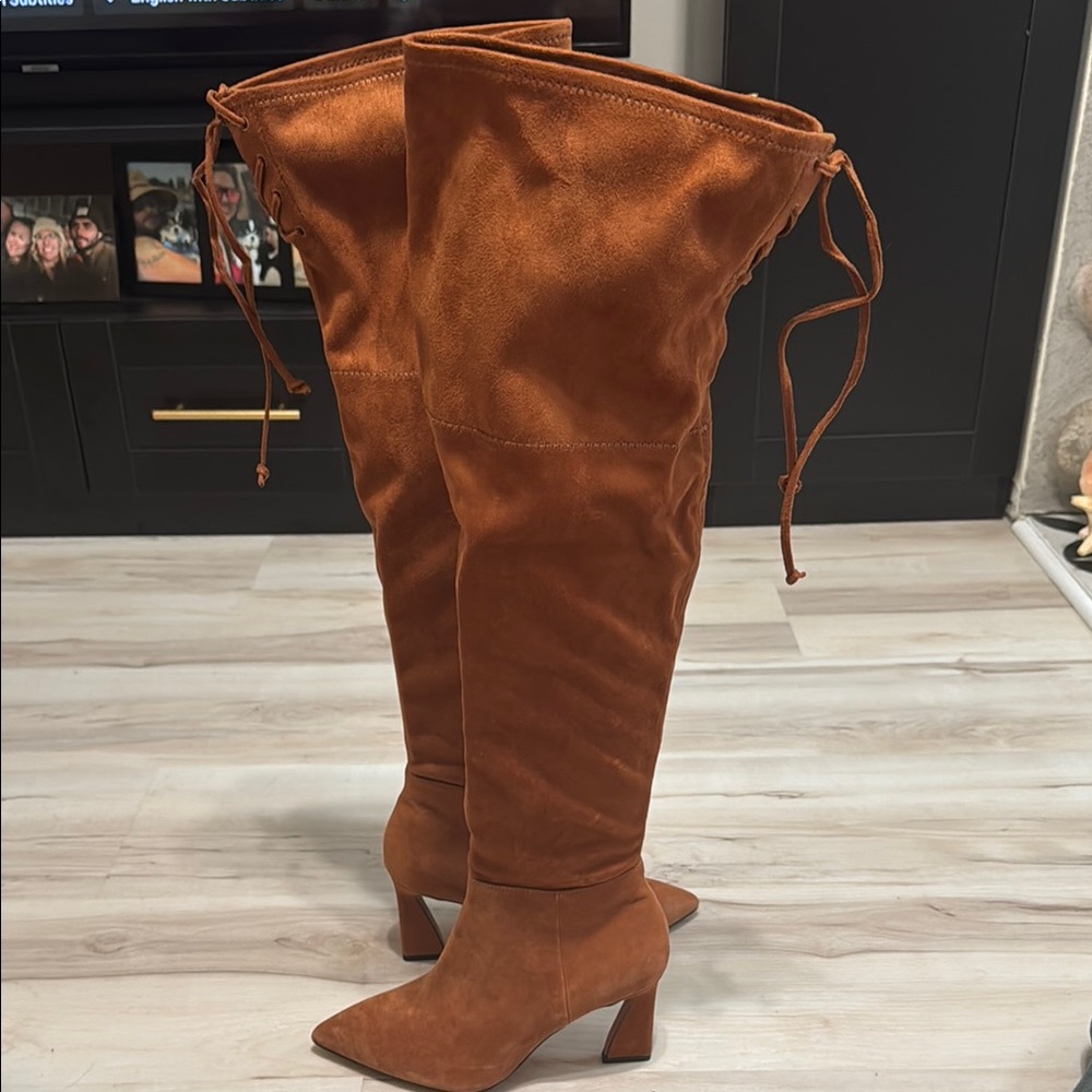 Vince Camuto Taplana Over The Knee Boots 7.5 Cognac Suede Pointed Toe Unworn
